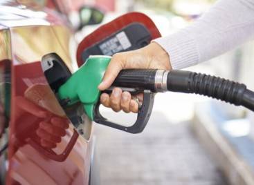 CARBURANTI IN FORTE RIALZO: BENZINA OLTRE 1,7 EURO AL LITRO, DIESEL SOPRA 1,8