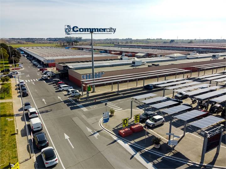 COMMERCITY FESTEGGIA 25 ANNI DI ATTIVITÀ